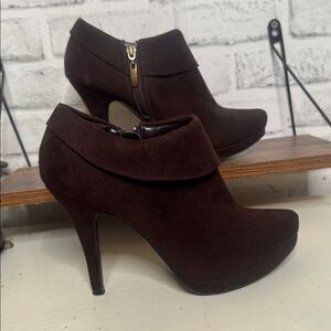 XAppeal Zip Up Faux Suede Ankle Booties Heels Size 8